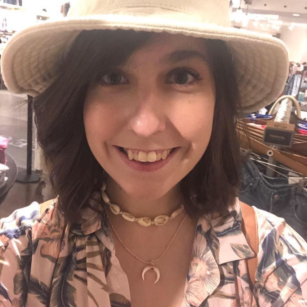 Meet your Posher, Desiree